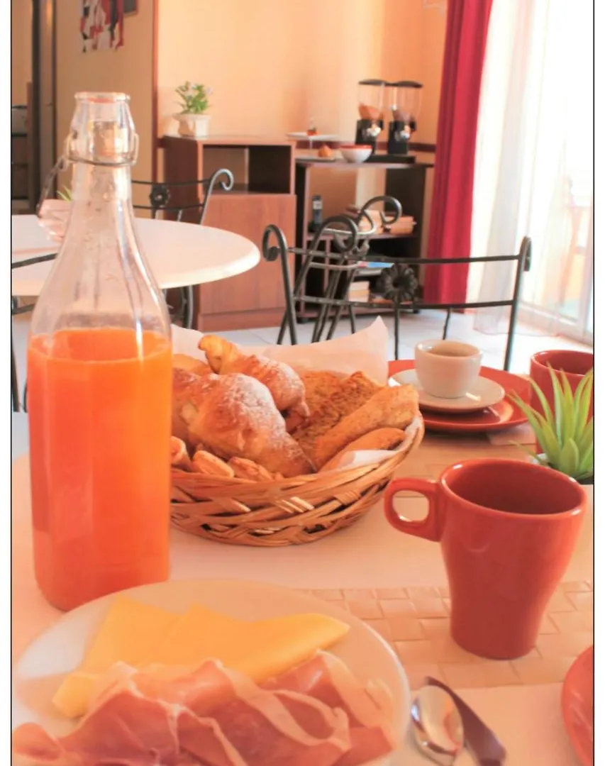 كاتانيا Sicilia Home B&B 3*,